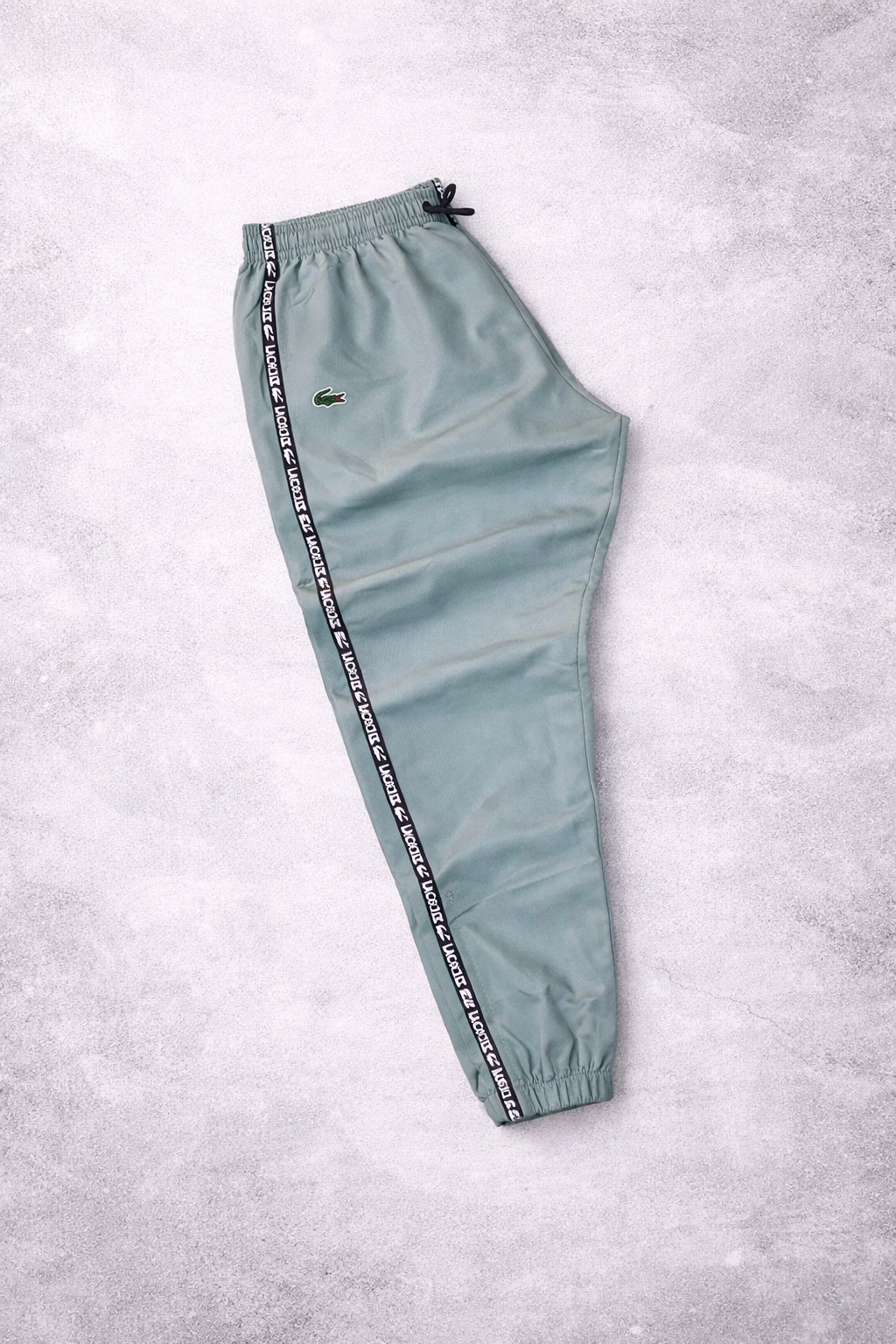 سروال لاكوست